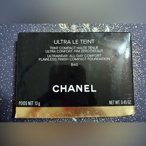 CHANEL Ultra Le Teint Compact B40